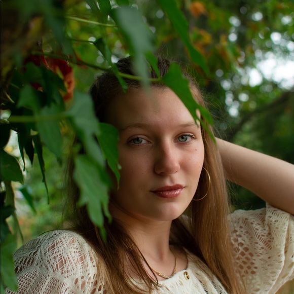 Meet your Posher, Ariel - Picture 1 of 1